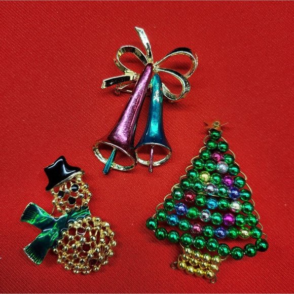 Christmas Pins Brooches Set of 3  Christmas Snowman Tree & Bell Pins - Picture 1 of 12